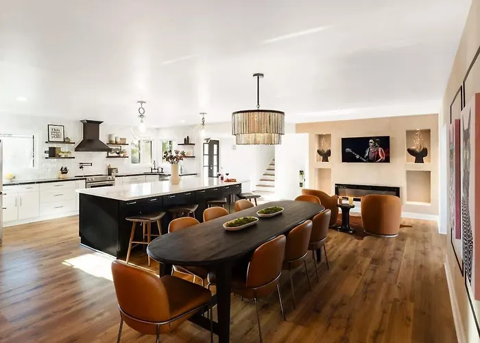 Sunburst Estate - Pool - Hot Tub - Tons Of Games! *