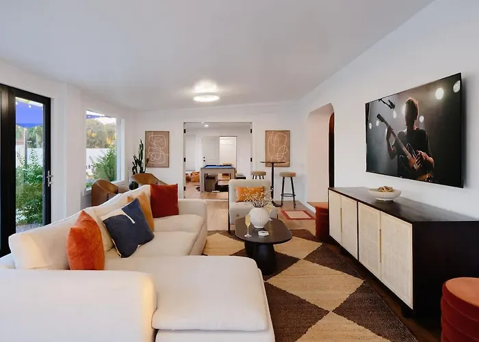 Sunburst Estate - Pool - Hot Tub - Tons Of Games! Holiday home Phoenix