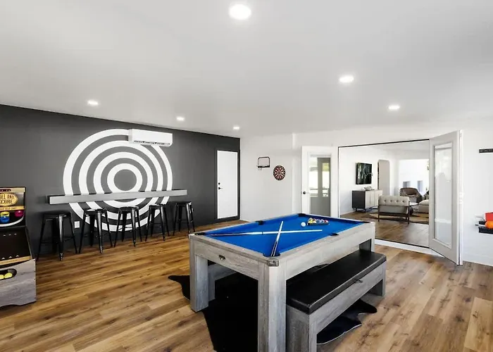 Holiday home Sunburst Estate - Pool - Hot Tub - Tons Of Games! *