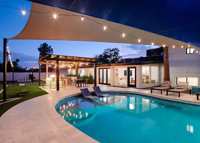 Sunburst Estate - Pool - Hot Tub - Tons Of Games! Holiday home *