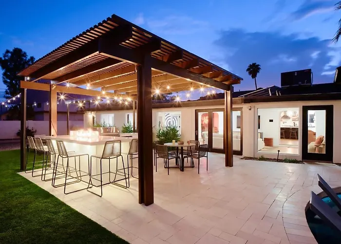 Holiday home Sunburst Estate - Pool - Hot Tub - Tons Of Games!
