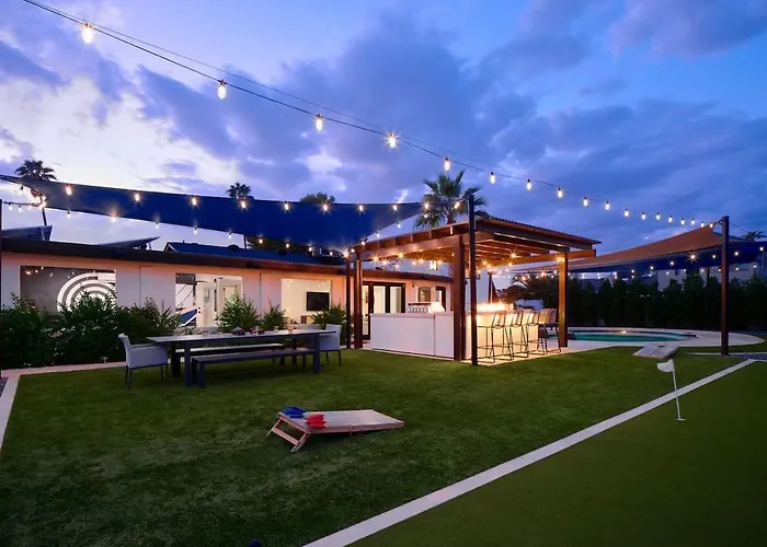 Sunburst Estate - Pool - Hot Tub - Tons Of Games! *